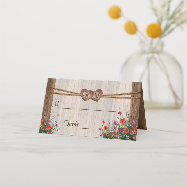 Monogram Wood Heart med Wildblommor | Placera kort (Baksida)