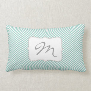 Monogramlumbaren kudder - aquaherringbonemönster lumbarkudde