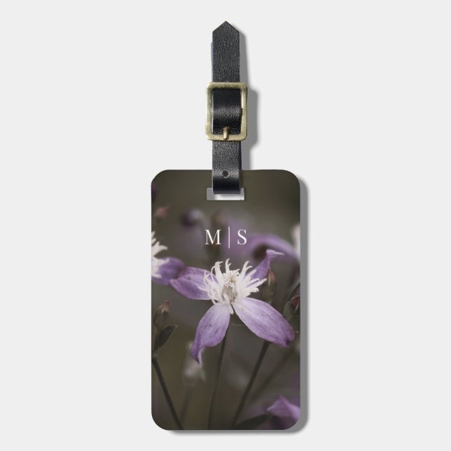 Monogrammad BeSnyn Lila Clematis Flower Bagagebricka (Vertikal Framsida)