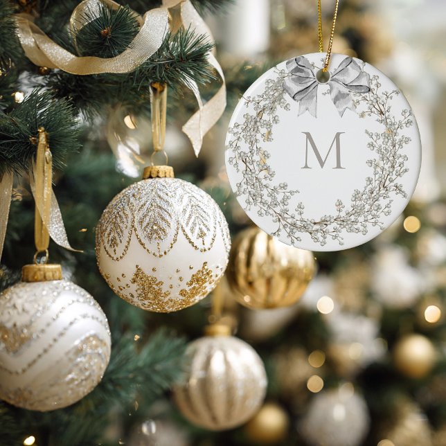 Monogrammad Crystal Wandejul Julgransprydnad Keramik (Crystal Wreath Monogrammed Christmas Ornament)