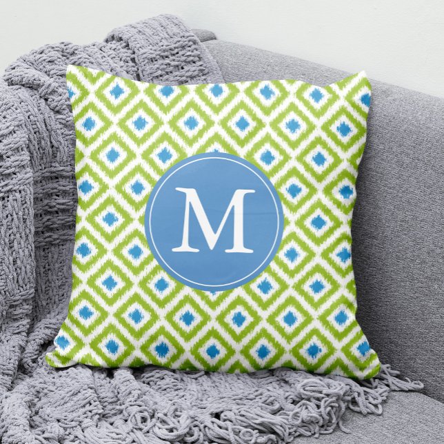 Monogrammad Grönt Blue Diamonds Ikat Mönster Kudde (Skapare uppladdad)