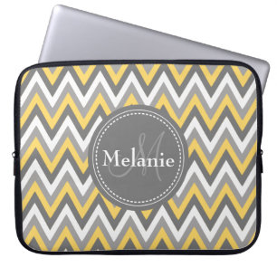 Monogrammad Gult & Grått Chevron Mönster Laptop Sleeve