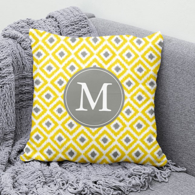 Monogrammad Gult Grått Diamonds Ikat Mönster Kudde (Skapare uppladdad)
