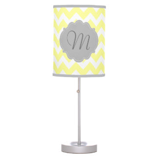 Monogrammad Light Gult och Grått Chevron Mönster