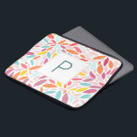 Monogrammad Modern Löv Mosaic i Vibrant Pastels Laptop Fodral<br><div class="desc">En underbar,  vibrerande dörrmatta av pastelltyp med personlig med löv i skuggor av orange,  gult,  teal och rosa. Gör en underbar gåva.</div>