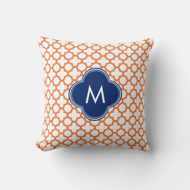 Monogrammad Orange och Royal Blue Quatrefoil Kudde (Framsida)