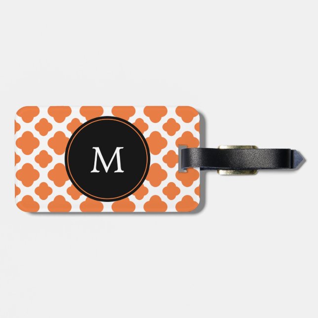 Monogrammad Orange och White Quatrefoil Mönster Bagagebricka (Baksida Vågrät)