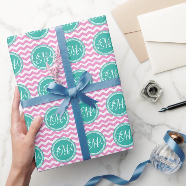 Monogrammad Rosa and Teal Chevron Anpassningsbar Presentpapper (Gifting)