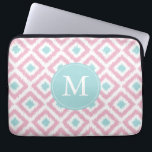Monogrammad Rosa Mint Diamond Ikat Mönster Laptop Fodral<br><div class="desc">Snyggt och chic har en färgstark och trendig diamanter ikat mönster och kan vara personlig med ditt monogram,  ditt initialprogram,  namn eller valfri text för en anpassningsbar av perfekt!</div>