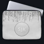 Monogrammad Silver-droppning Glitter Girly Laptop Fodral<br><div class="desc">Girly Silver Faux-utskjutning av Monogram bärbar dator Glitter och Gnistra Elegant  Fodral. Det här monogrammade fodral kan anpassas så att det omfattar ditt första och första namn.</div>