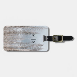 Monogrammad Winter Träd på Light Blå himmel Bagagebricka