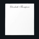 Monogrammat skript anteckningsblock<br><div class="desc">Detta 5, 5 x 6-anteckningsblock med 40 sidor med ditt namn i ett vackert, modernt men traditionellt skript i svart är perfekt för att skriva anteckningar till kontorspersonal, familj och vänner! Du kommer att få kärlek att skjuta sak ner. Det är en underbar gåva till vilken framstående kvinna som helst....</div>