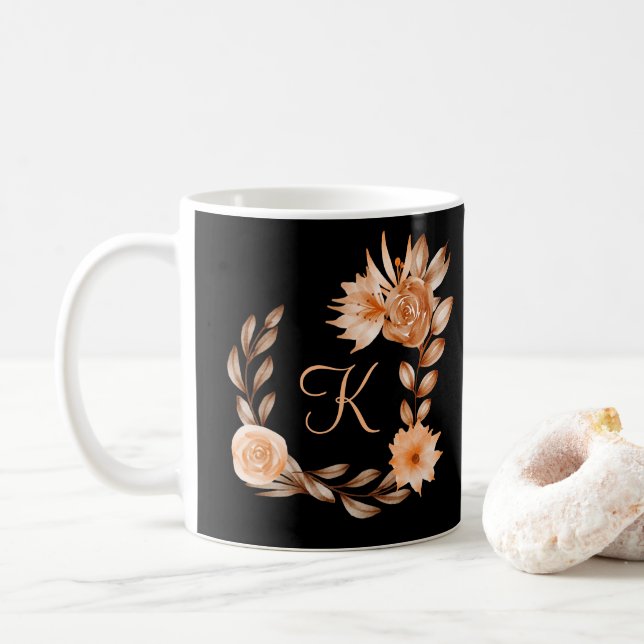 Monogrammed Black Brown och Peach Blommigt Kaffemugg (Med munk)