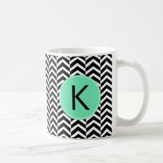 Monogrammed Black, White Sea Foam Chevron Mönster Kaffemugg