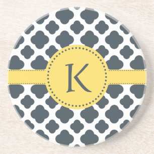 Monogrammed Charcol and White Quatrefoil Mönster Underlägg Sandsten