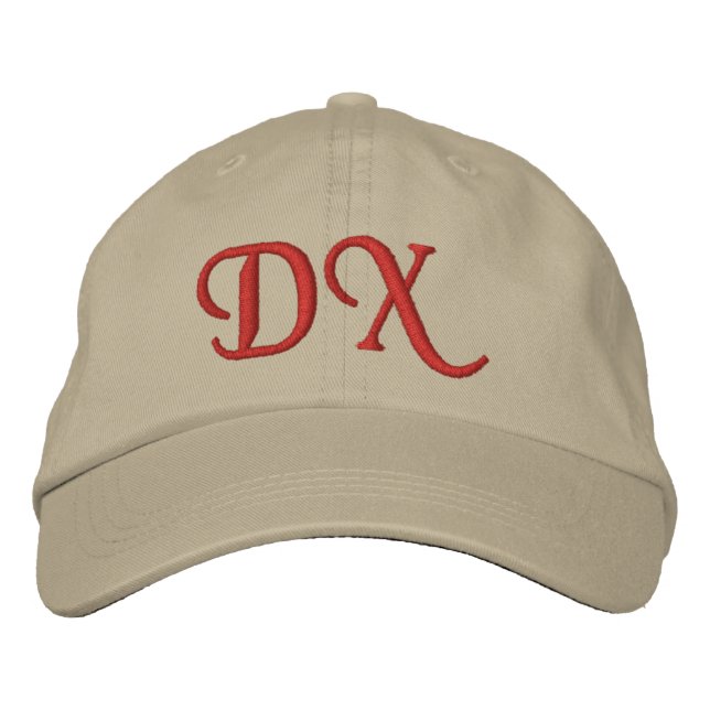 MONOGRAMMED HATS BRODERAD KEPS (Framsida)