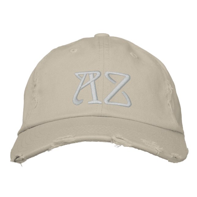 MONOGRAMMED HATS BRODERAD KEPS (Framsida)