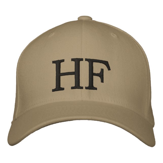MONOGRAMMED HATS BRODERAD KEPS (Framsida)