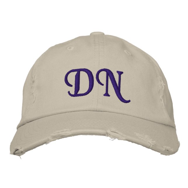 MONOGRAMMED HATS BRODERAD KEPS (Framsida)