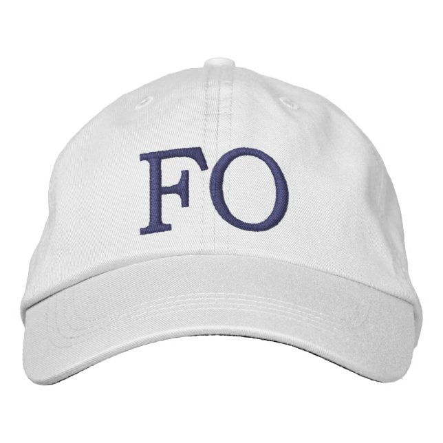 MONOGRAMMED HATS BRODERAD KEPS (Framsida)