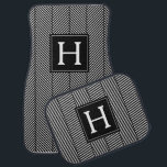 Monogrammed Herringbone Mönster Bilmatta<br><div class="desc">Anpassningsbarnas monogrammade utformning har en coola och trendig örrbenet mönster.</div>