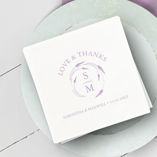 Monogrammed Lavender Bröllop Napkins Pappersservett (Monogrammed lavender wedding napkins feature unique line art by Victoria Grigaliunas Do Tell A Belle)