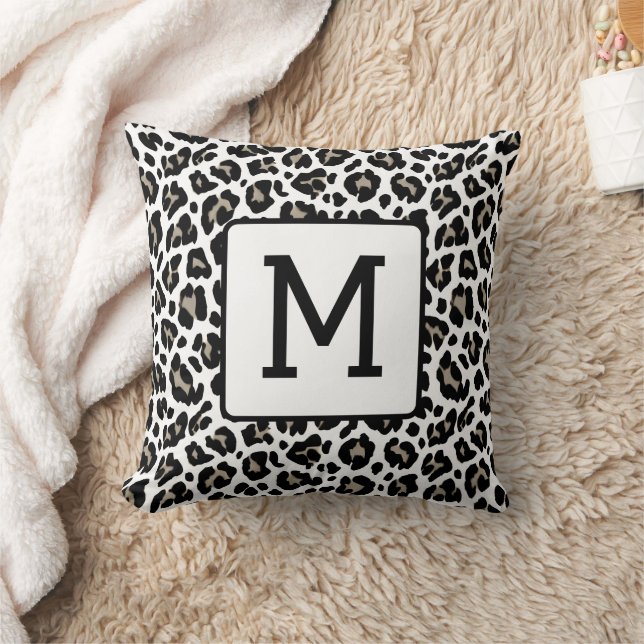 Monogrammed Leopard Print Black and White Kudde (Filt)