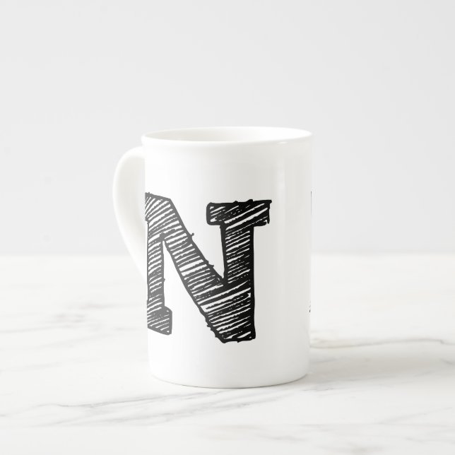 Monogrammed mugg: Brev "N ", Benporslin Mugg (Framsida vänster)