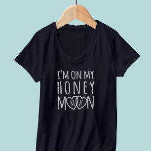 Monogrammed på min Honeymoon Womens V-Nacke T-Shir T Shirt