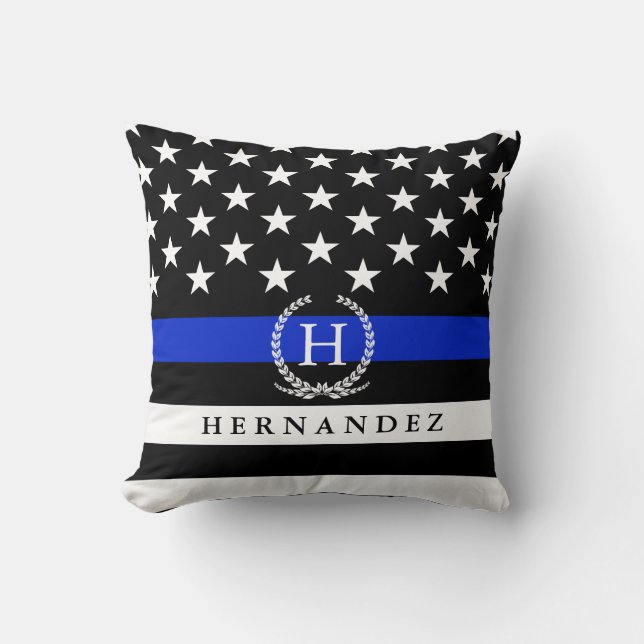 Monogrammed polis utformad amerikanska kudde (Framsida)