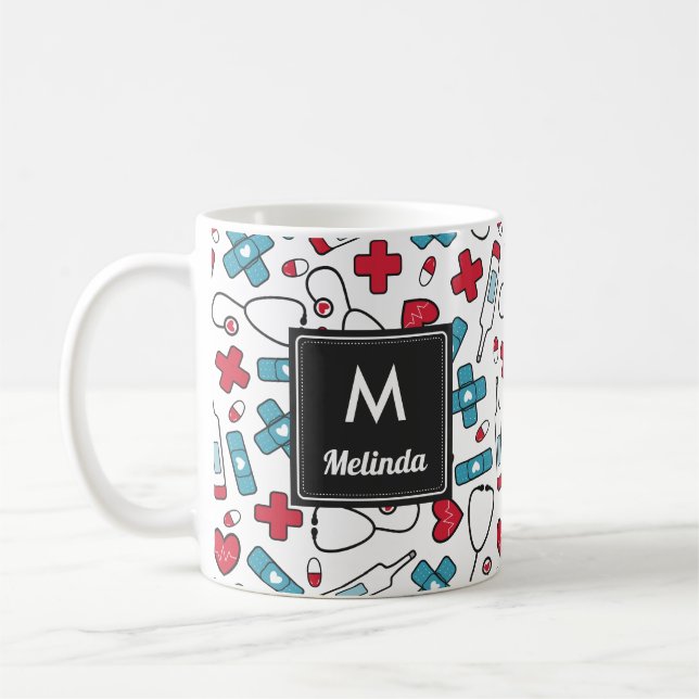Monogrammed Red Blue Nurse Mönster Kaffemugg (Vänster)