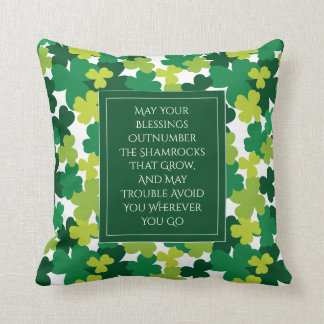 Monogrammed St Patrick's Day med irländsk välsigne Kudde