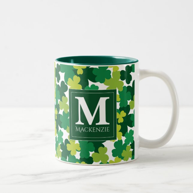 Monogrammed Sts Patrick dagShamrocks Två-Tonad Mugg (Höger)
