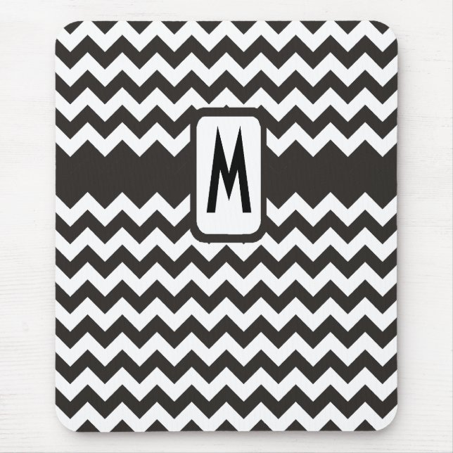 Monogrammed Zigzag Mousepad: Black, White Chevrons Musmatta (Framsidan)
