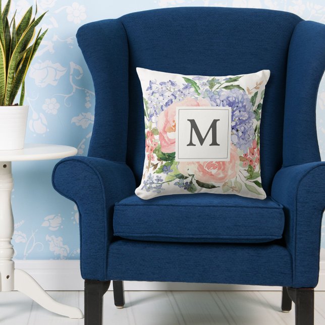 Monogrammerad akvarell blå rosa vårblomma kudde (Skapare uppladdad)