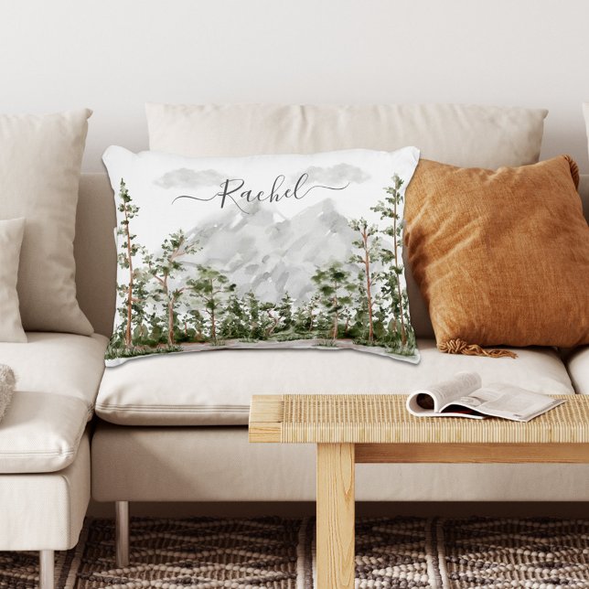 Monogrammerad akvarellberg och skog prydnadskudde (In situ living room)