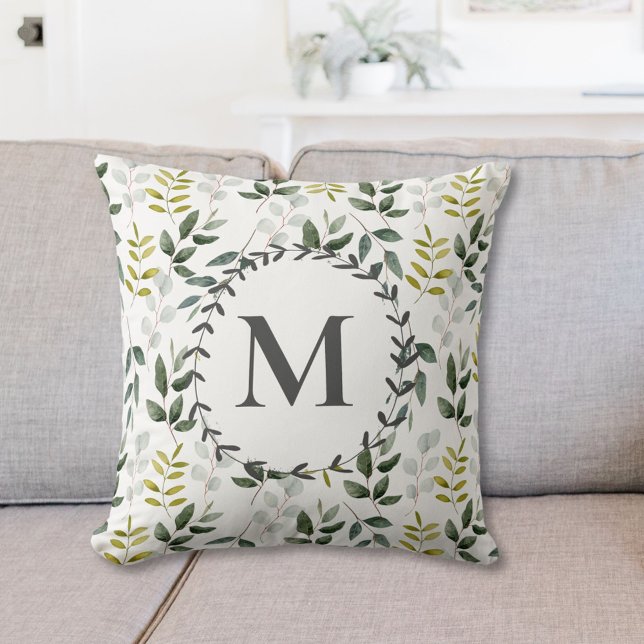 Monogrammerad grön tropisk eucalyptusmönster kudde (In situ)