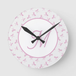 Monogrammerad Krusig Kokett Rosa akvarell Slöja Rund Klocka