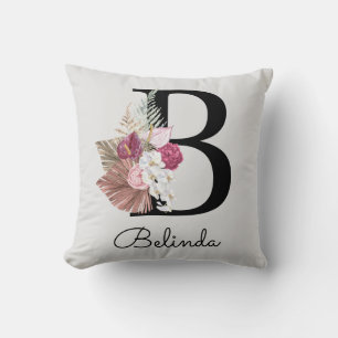 Monogrammerad modern rosa blommig initial B Kudde
