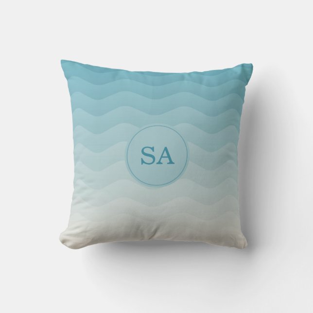 Monogrammerad Pastellblå Vågor Ombre Kudd Kudde (Framsida)