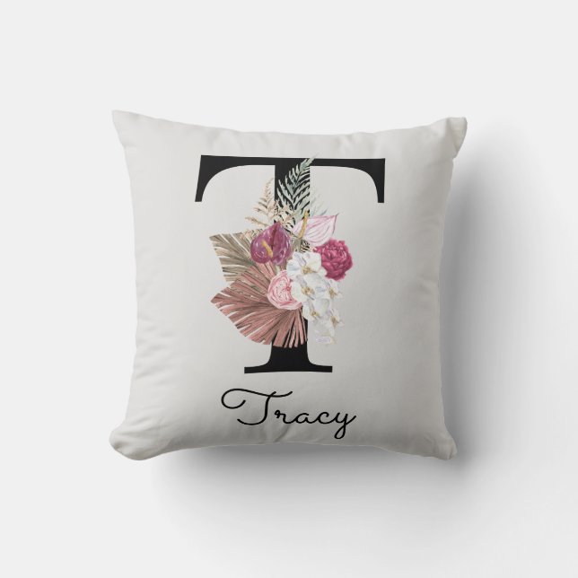 Monogrammerad rosa blommig initial T Kudde (Framsida)