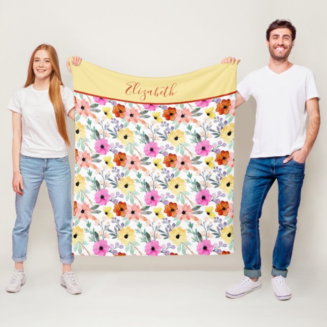 Monogrammerad Rosa, Röd, Gul Blommig Grönska Fleecefilt (På plats)