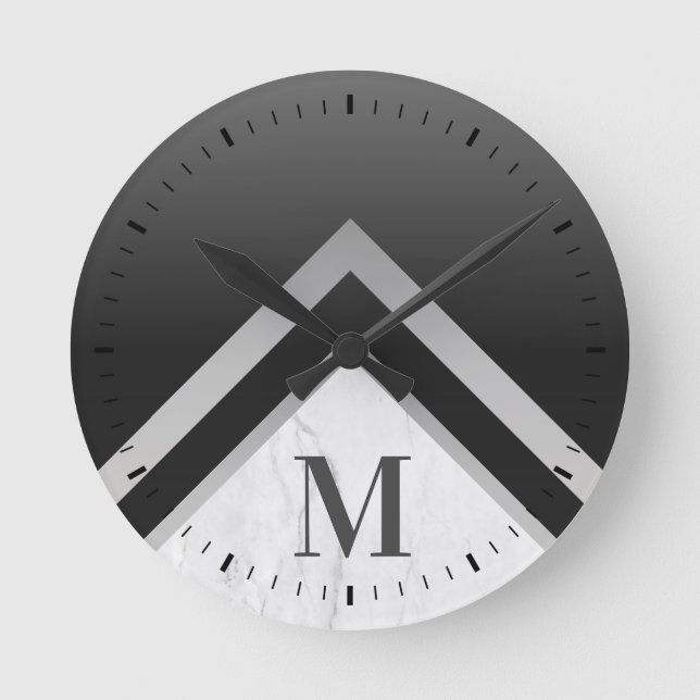 Monogrammerad svart silver-chevron-marmor rund klocka (Framsida)