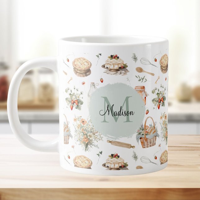 Monogrammerad Whimsisk Blommig Jordgubbsland Jumbo Mugg (In situ)
