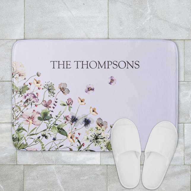 Monogrammerade akvarell lila vildblommor badrumsmatta (In situ bathroom floor)