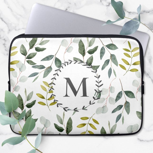 Monogrammerade gröna eukalyptus tropiska blad laptop fodral (Skapare uppladdad)