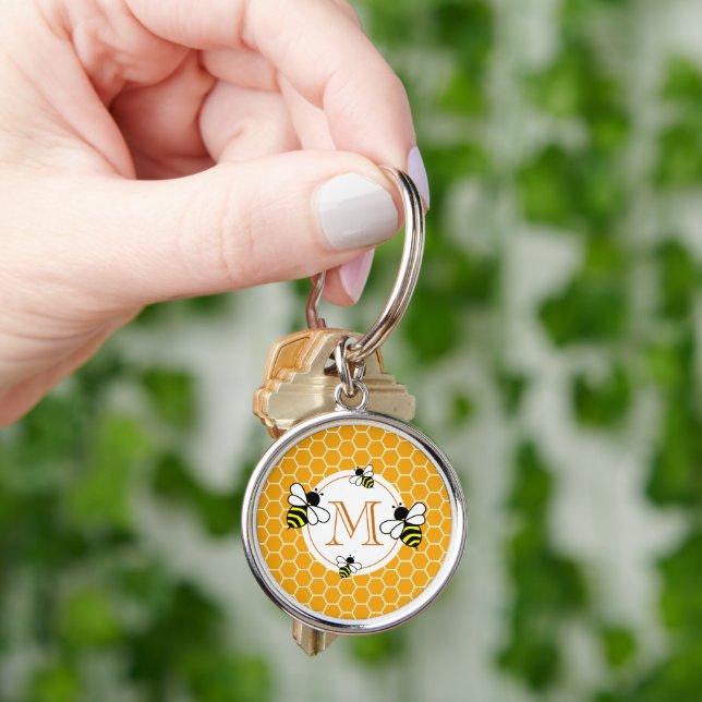 Monogrammerat bikakemönster med bin rund silverfärgad nyckelring (Hand)