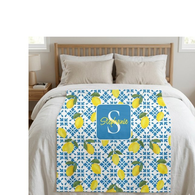 Monogramnamn Blå fransk kakel citronmönster  Fleecefilt (Skapare uppladdad)