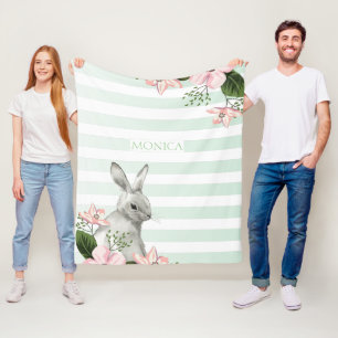 Monogramstrimlad Påskhare Fleecefilt