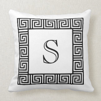 Monogramsvart & dekorativ kudde för vitgreknyckel